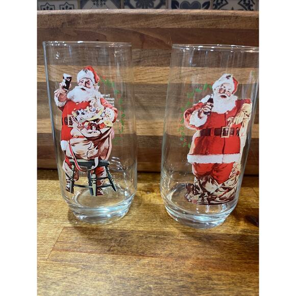 Set of 4 Vintage Santa Coca-Cola Glasses - Picture 4 of 16